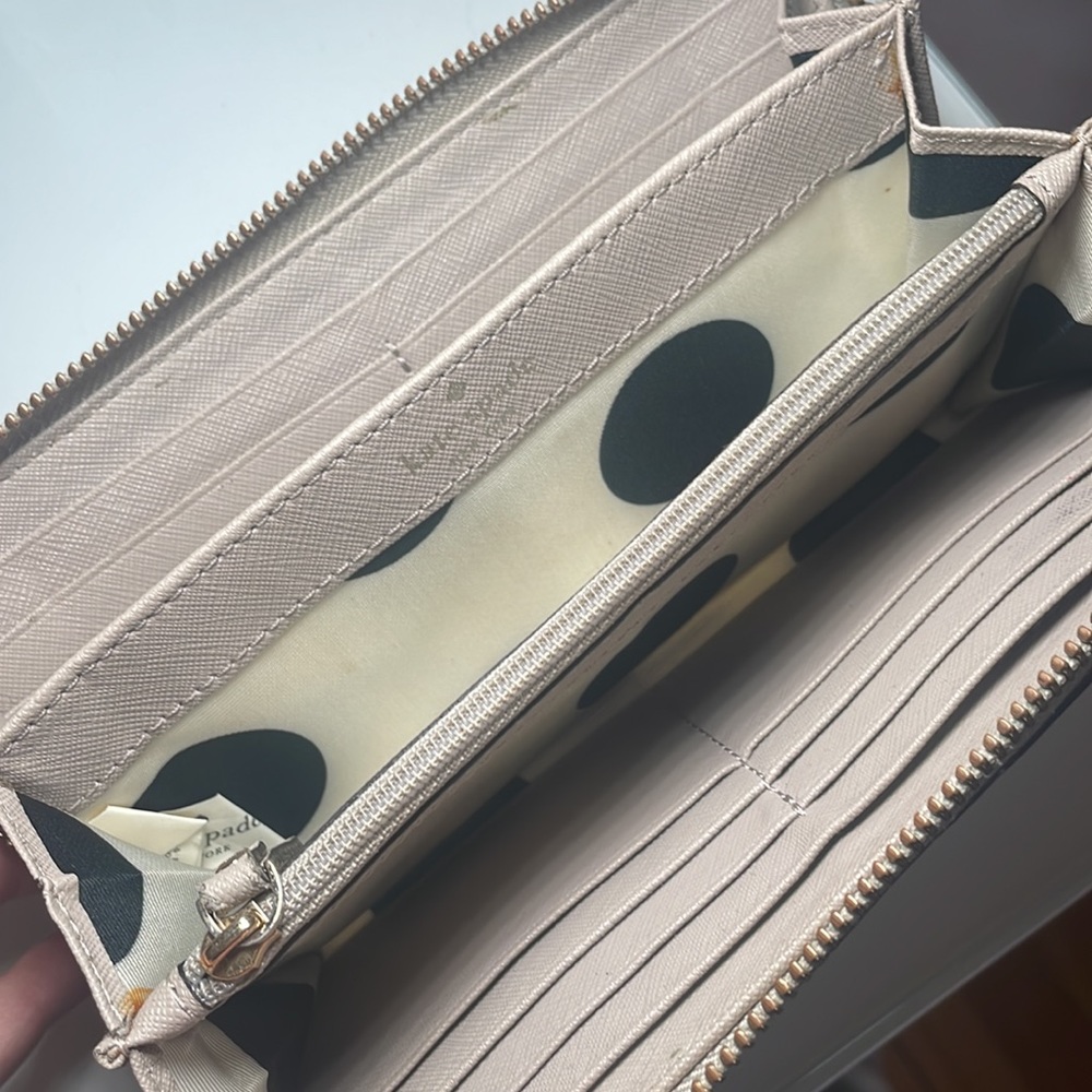 Kate Spade wallet - Picture 4 of 4
